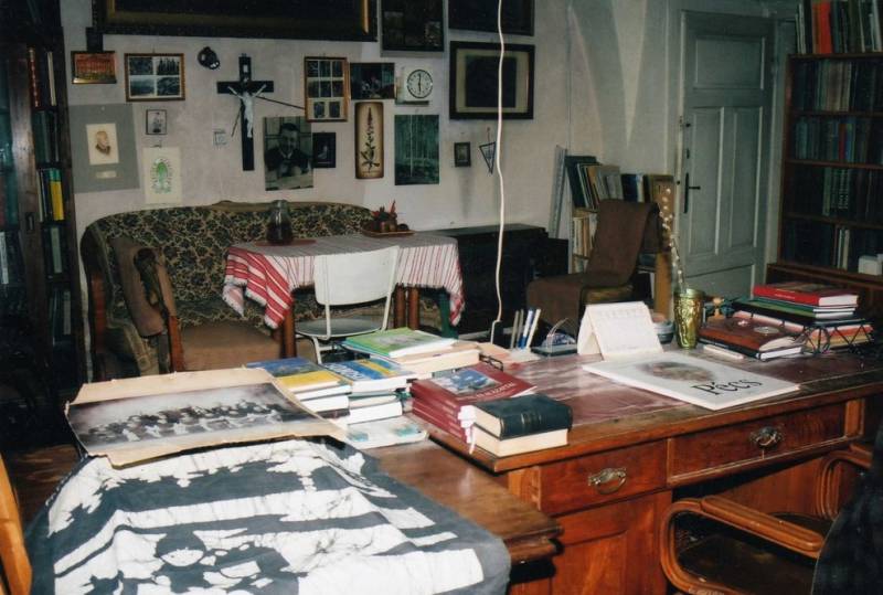 Horvát Adolf Olivér szobája 2006 május 4.jpg